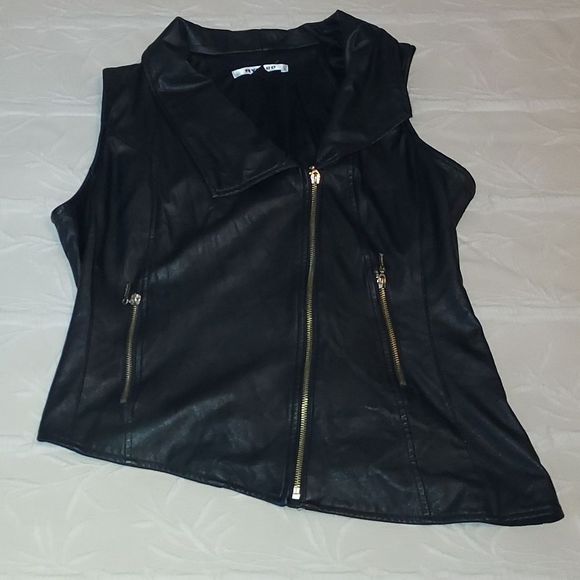 Peter Nygard Jackets & Blazers - NYGARD Fuax leather vest